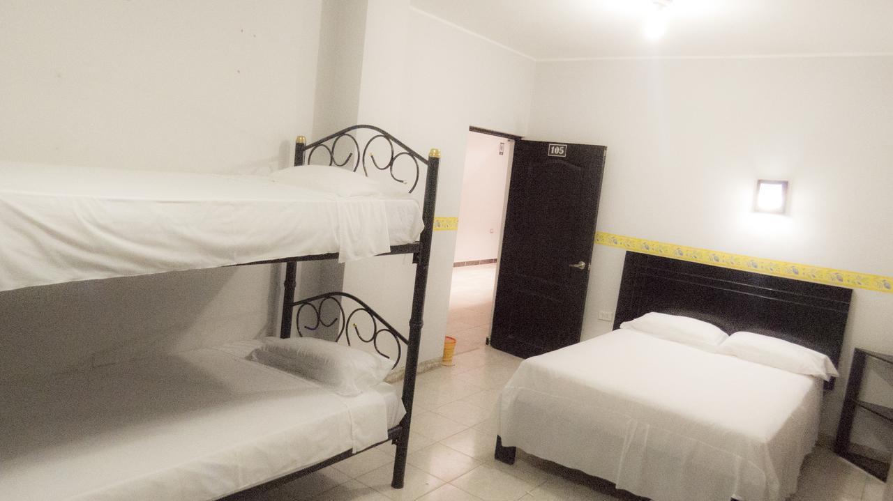 Jer'S Hostal Tumbes Exterior photo